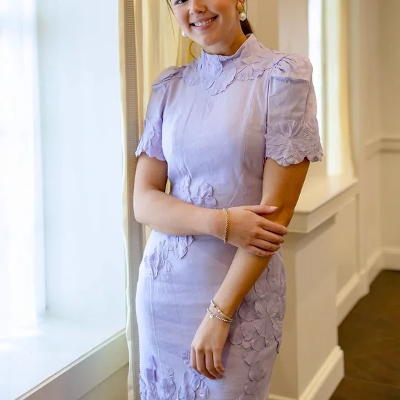 NWT Antonio Melani
Willow Floral Applique Short Sleeve Mock Neck Midi Dress - Picture 4 of 6